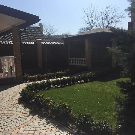 Dating Hotel Cherry Twins (Adults Only) Kijów Zewnętrze zdjęcie