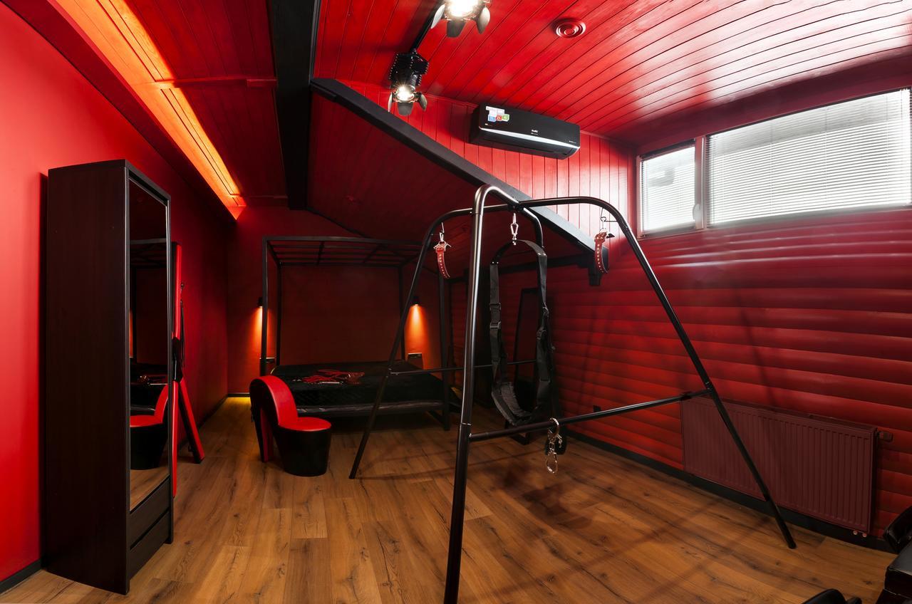Dating Hotel Cherry Twins (Adults Only) Kijów Zewnętrze zdjęcie