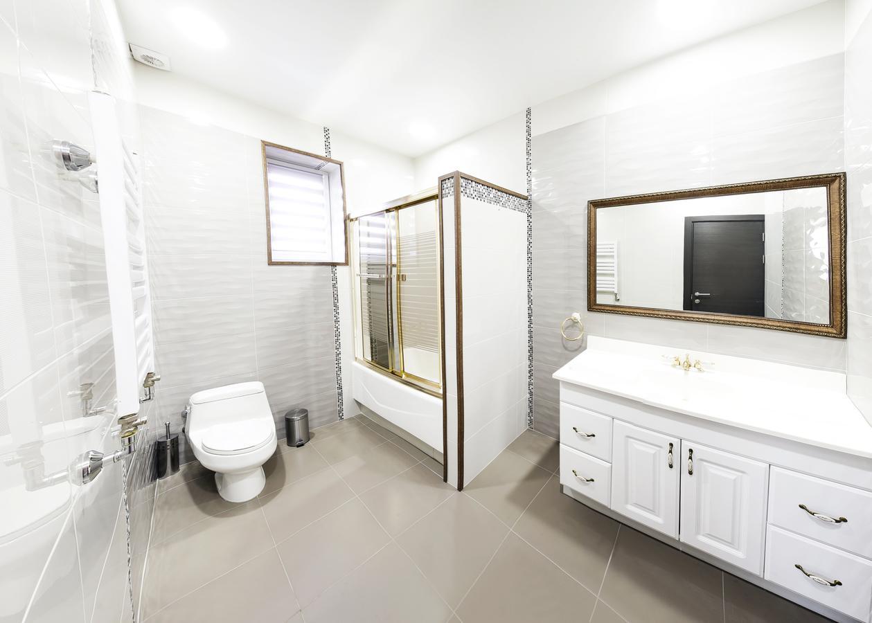 Dating Hotel Cherry Twins (Adults Only) Kijów Zewnętrze zdjęcie