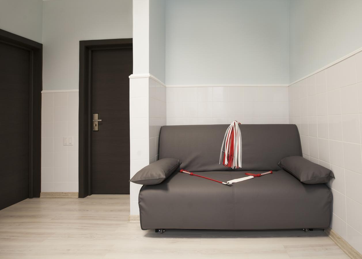 Dating Hotel Cherry Twins (Adults Only) Kijów Zewnętrze zdjęcie